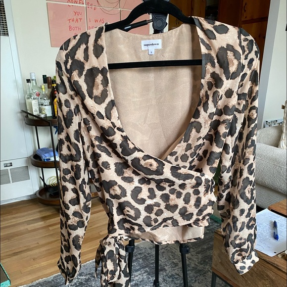 BNWOT superdown Gemini Wrap Top - Leopard - Picture 2 of 3